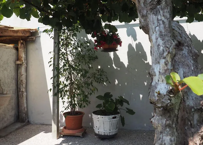 'eugenia' Mit Wasserblick By Interhome غْرافيدونا