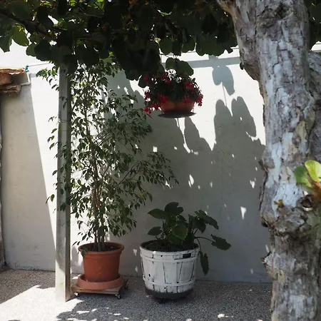 'eugenia' Mit Wasserblick By Interhome غْرافيدونا